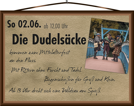 Mittelalterfest mit Dudelsackmusik und Bogenschießen